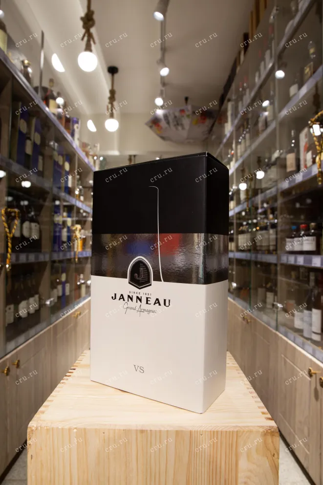 В магазине Крю Профи Janneau VS 0.7 л