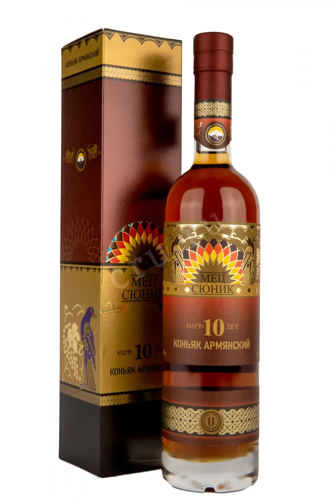Коньяк Мец Сюник 10 лет в подарочной коробке  0.5 л