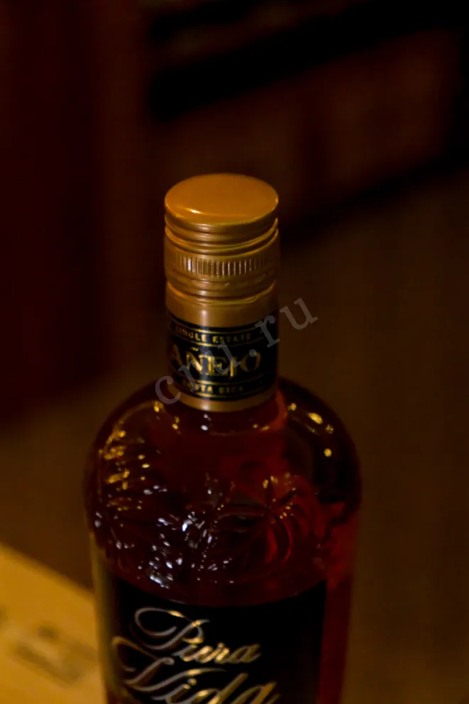 Ром Pura Vida Anejo  0.7 л