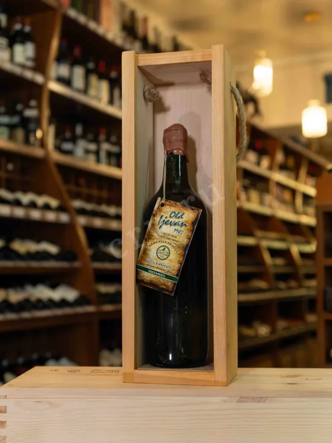 В магазине Крю Профи Old Ijevan Collection collectible in wooden packaging 1982 0.75 л