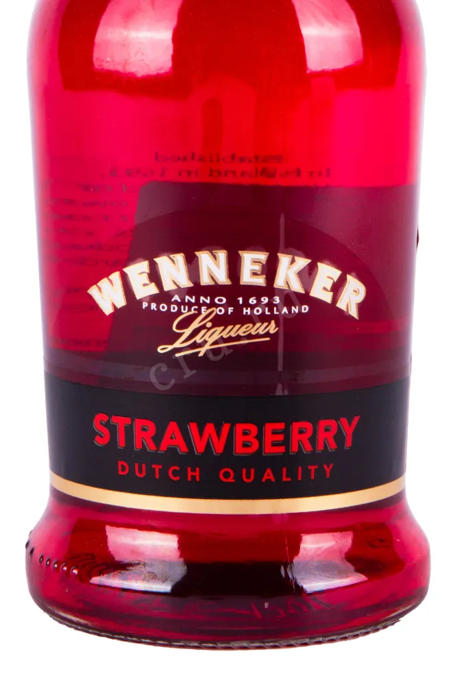 Этикетка ликера Веннекер Клубничный 0.7
