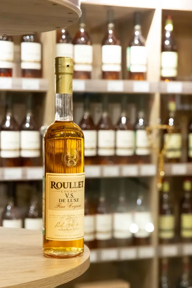 Коньяк Roullet VS de Luxe 3 years  0.7 л