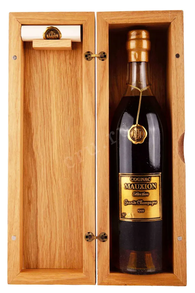 В деревянной коробке Mauxion Selection Grande Champagne 1999 0.7 л
