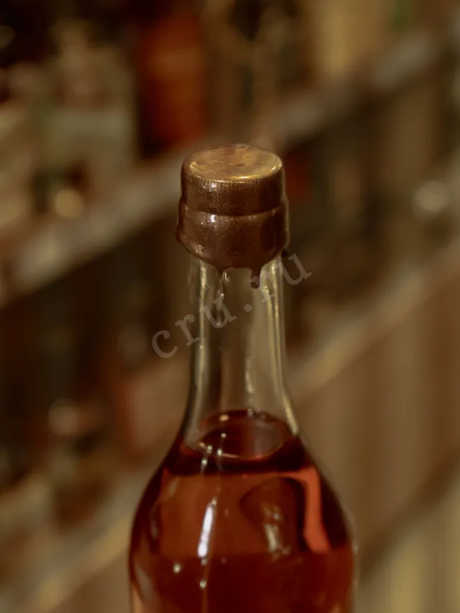 Пробка Laterrade Domaine de Briat Bas-Armagnac in wooden box 2011 0.7 л