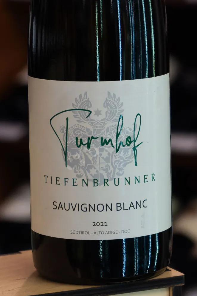 В магазине Крю Профи Tiefenbrunner Turmhof Sauvignon Blanc 2021 0.75 л