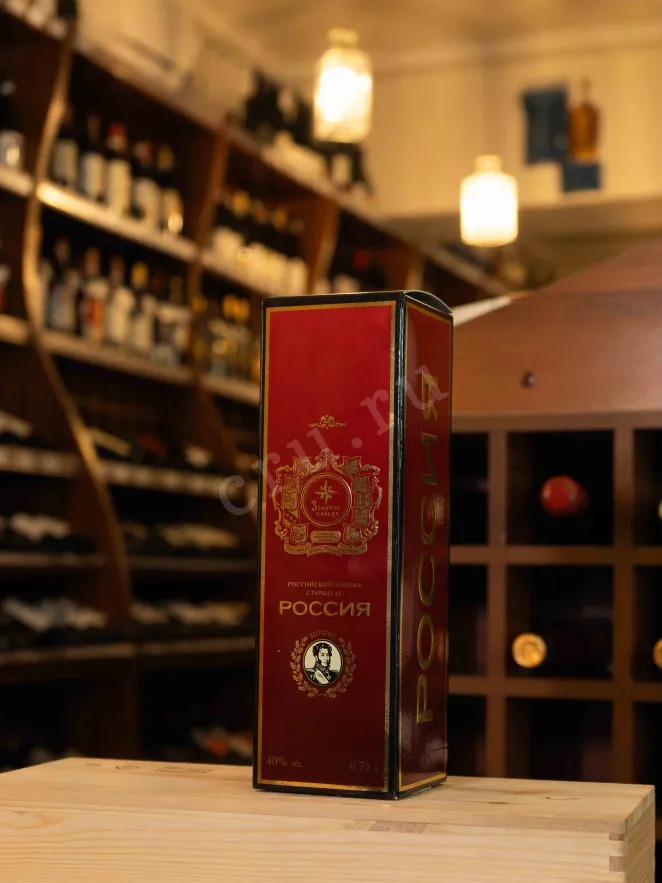 В магазине Крю Профи Rossiya 15 years red gift box 0.7 л