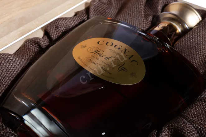 В деревянной коробке Michel Forgeron Hors d'Age gift box 0.7 л