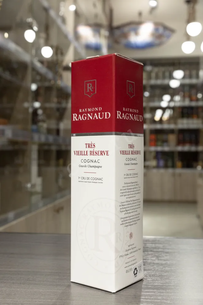 В магазине Крю Профи Raymond Ragnaud Tres Vielle Reserve Grand Champagne 1er Cru De Cognac in gift box 0.5 л