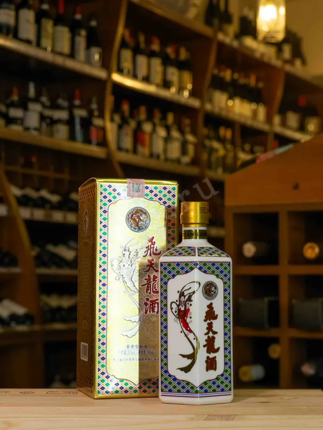 В магазине Крю Профи Feitian Loong Jiu in gift box 0.5 л