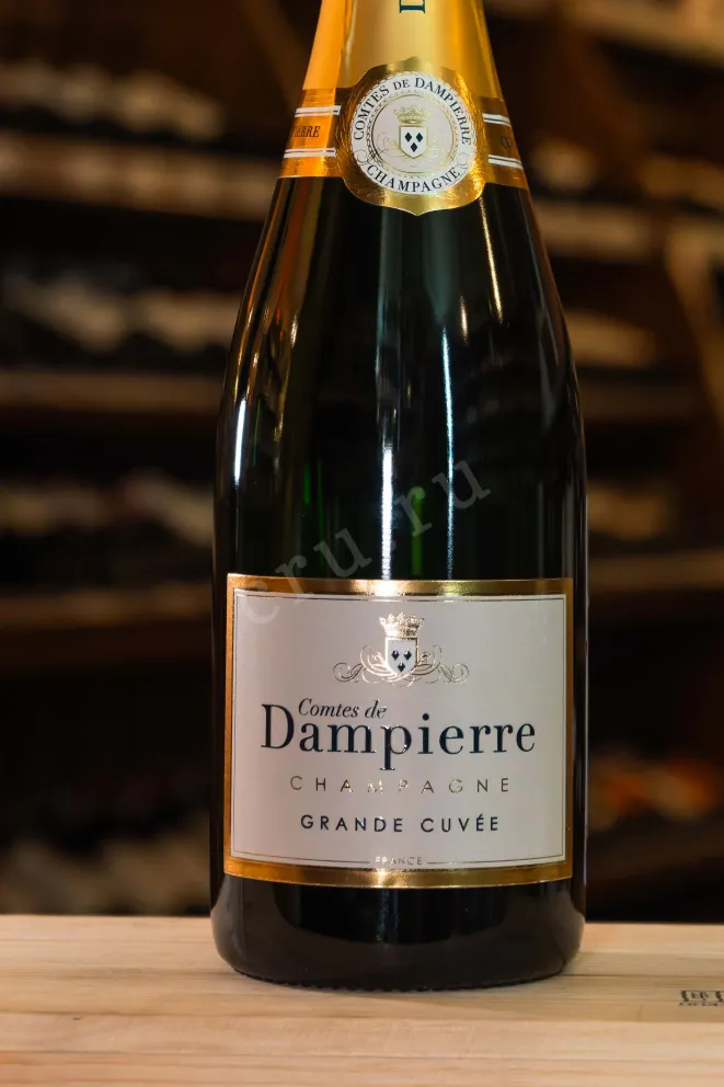 В магазине Крю Профи Comte Audoin de Dampierre Grande Cuvee with gift box 2016 0.75 л