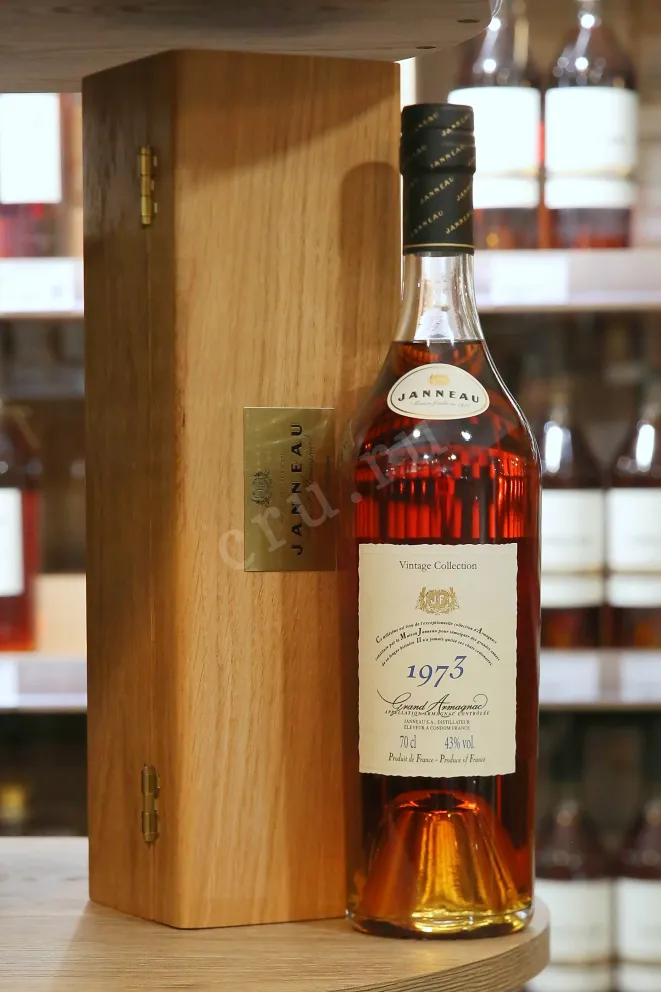 В магазине Крю Профи Janneau Vintage Collection 1973 0.7 л