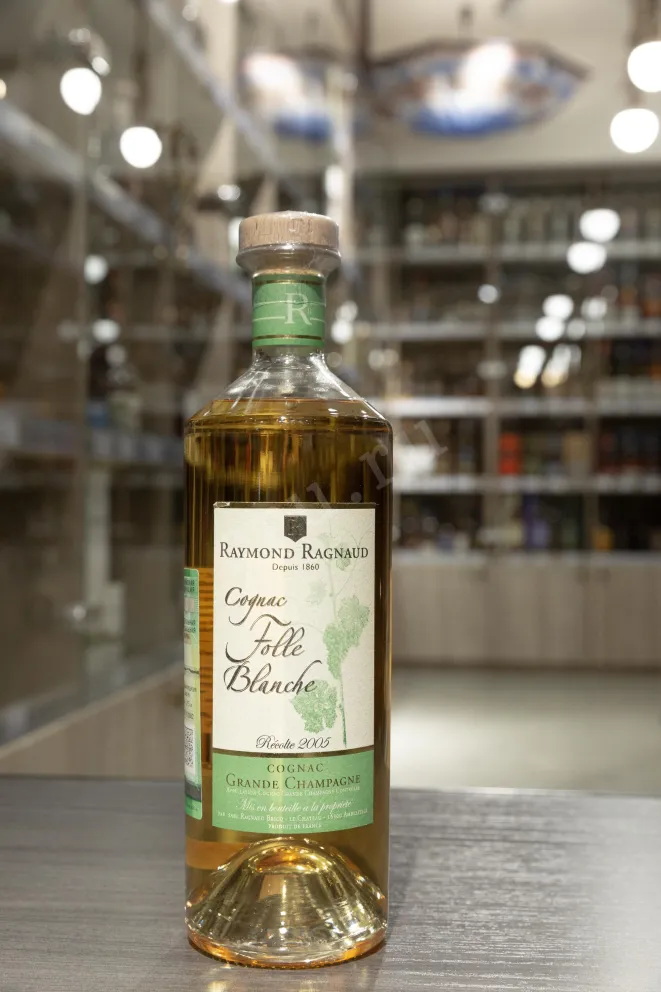 В магазине Крю Профи Raymond Ragnaud Grande Champagne Folle Blanche Millesime in tube 2005 0.7 л