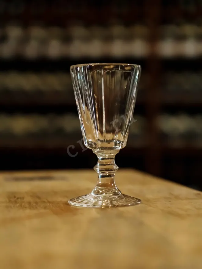 В магазине Крю Профи Pobeda gift set with 0.7l Spelta vodka 2 glasses of Avdeev Crystal 2022 0.7 л
