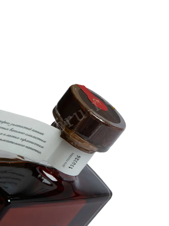 Пробка Nekrasov 25 years with gift box 0.7 л