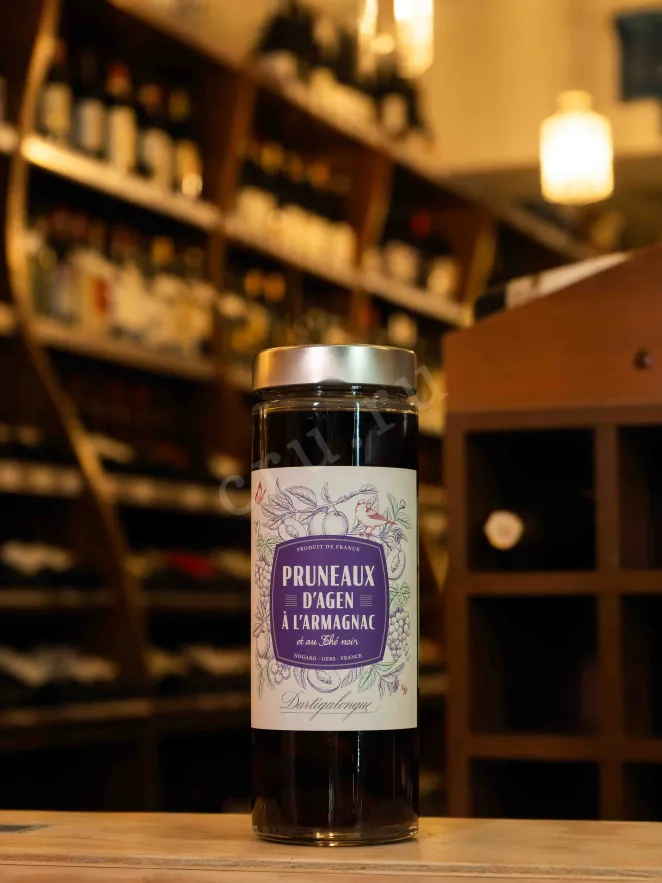 В магазине Крю Профи Dartigalongue Pruneaux a L'Armagnac gift box 0.7 л