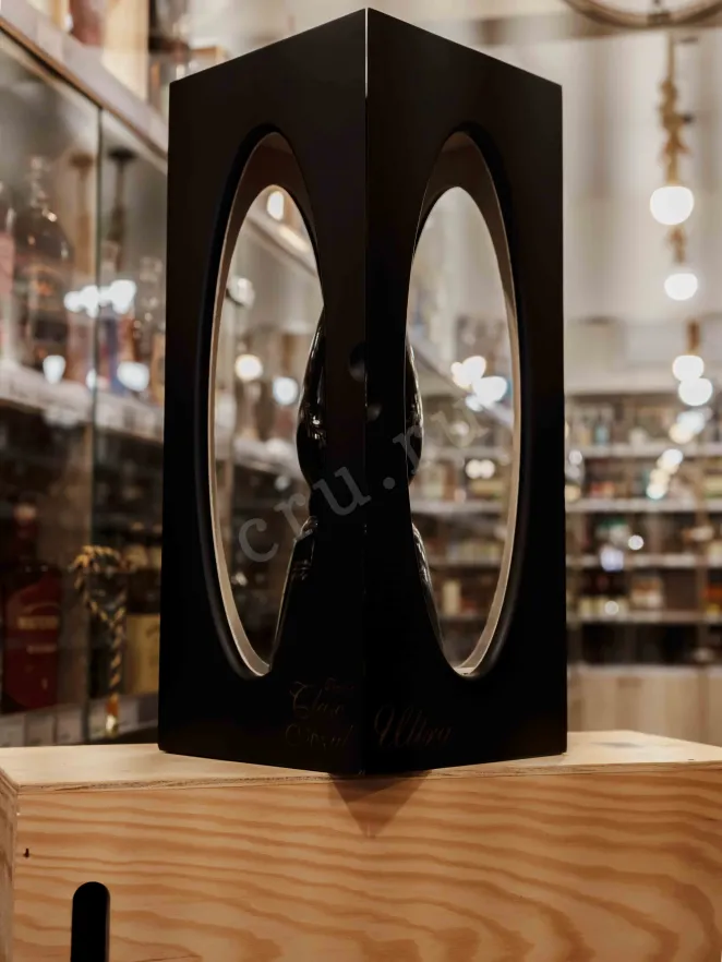 В магазине Крю Профи Clase Azul Ultra in gift box 0.7 л