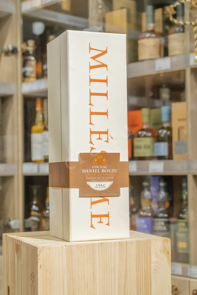 В магазине Крю Профи Daneil Bouju Grande Champagne Premier Cru De Cognac in gift box 1995 0.7 л