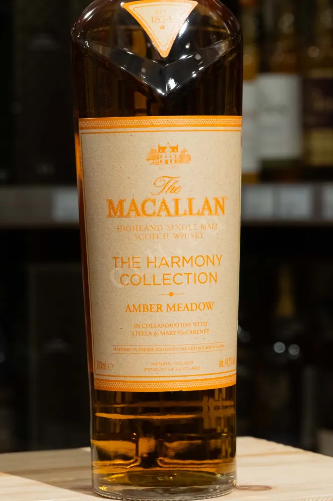 В магазине Крю Профи Macallan The Harmony Collection Amber Meadow in gift box 0.7 л