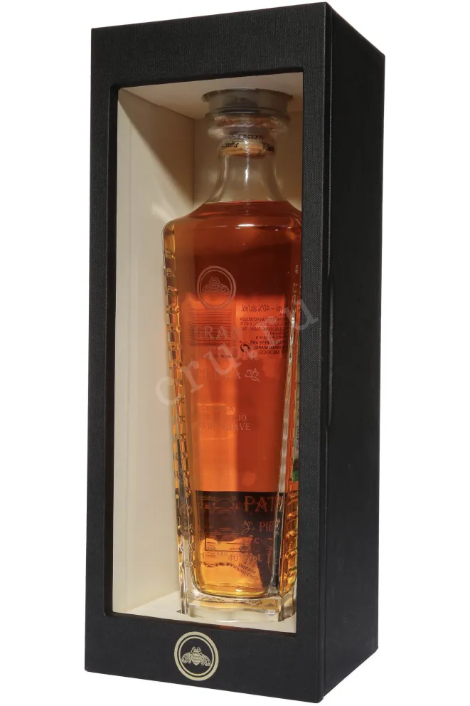 В подарочной коробке Gran Patron Piedra Extra Anejo in gift box 0.7 л