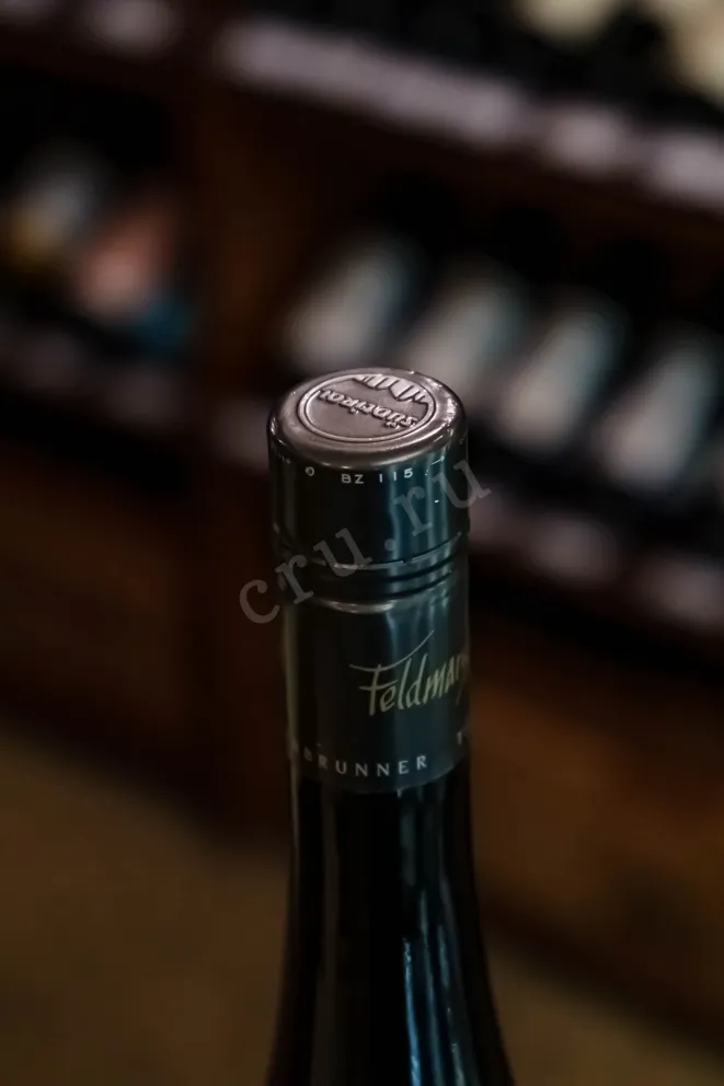 Вино Tiefenbrunner Feldmarschall Muller Thurgau 2019 0.75 л