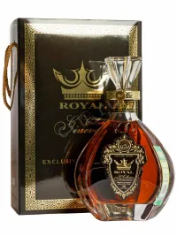 Коньяк Гиневан Роял Коллекшн Голд в подарочной упаковке  0.75 л