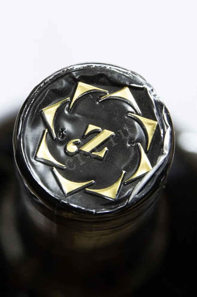 Пробка Zart Red Dry 2019 0.75 л