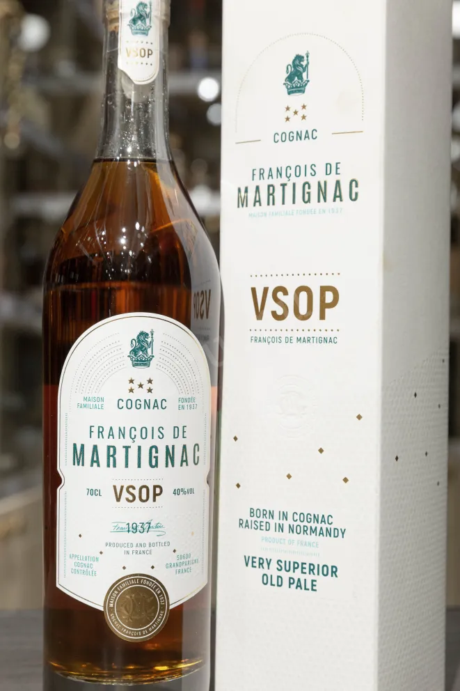 В магазине Крю Профи Francois de Martignac VSOP gift box 0.7 л