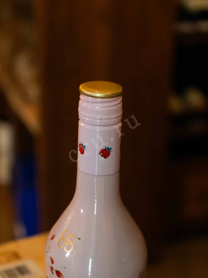 Пробка Baileys Strawberries & Cream 0.5 л