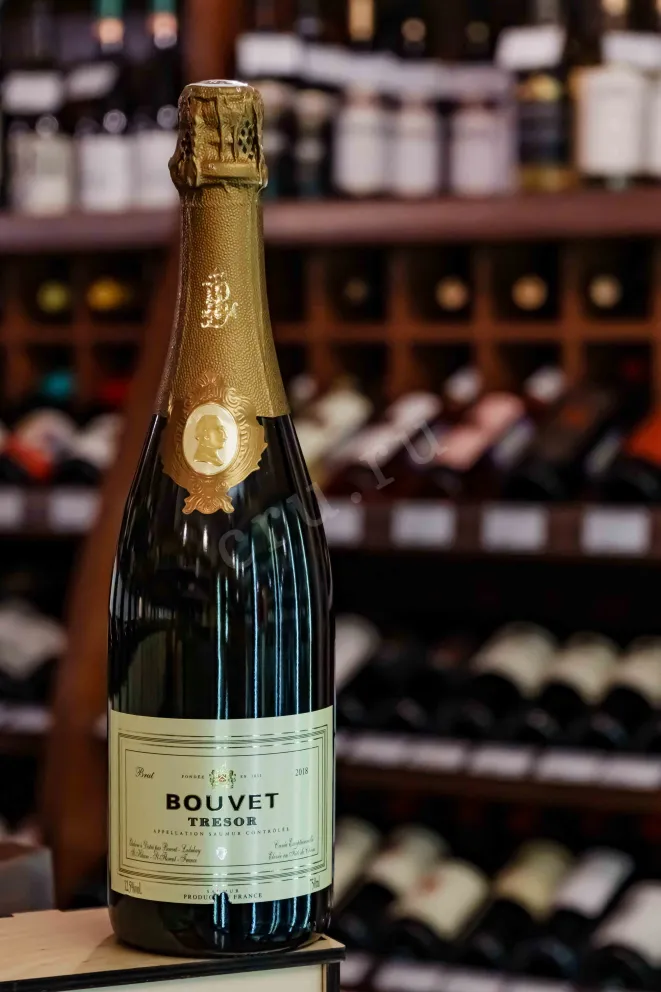 В магазине Крю Профи Bouvet Ladubay Tresor Saumur Brut gift box 2018 0.75 л