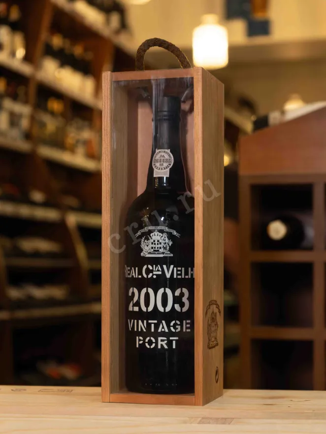 В магазине Крю Профи Real Companhia Velha Vintage Port wooden box 2003 0.75 л