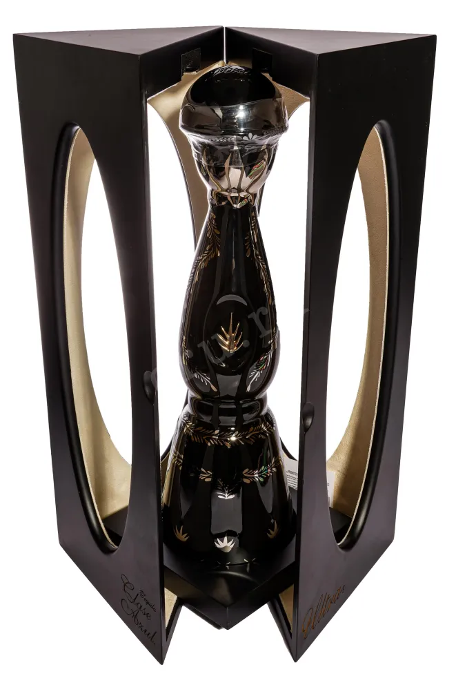 В деревянной коробке Clase Azul Ultra in gift box 0.7 л