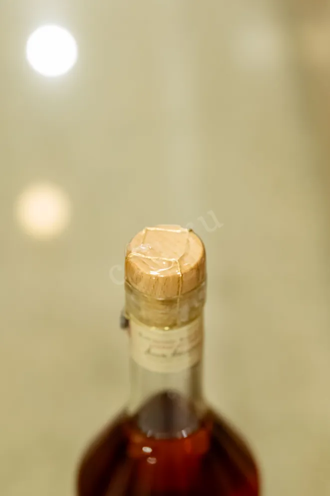 Пробка Raymond Ragnaud Millesime Grande Champagne in gift box 2000 0.7 л