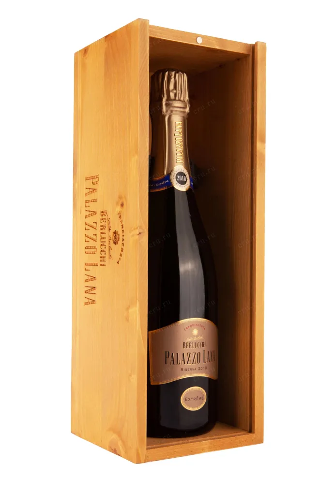 В деревянной коробке Berlucchi 61 Palazzo Lana Franciacorta Extreme Riserva 2010 0.75 л