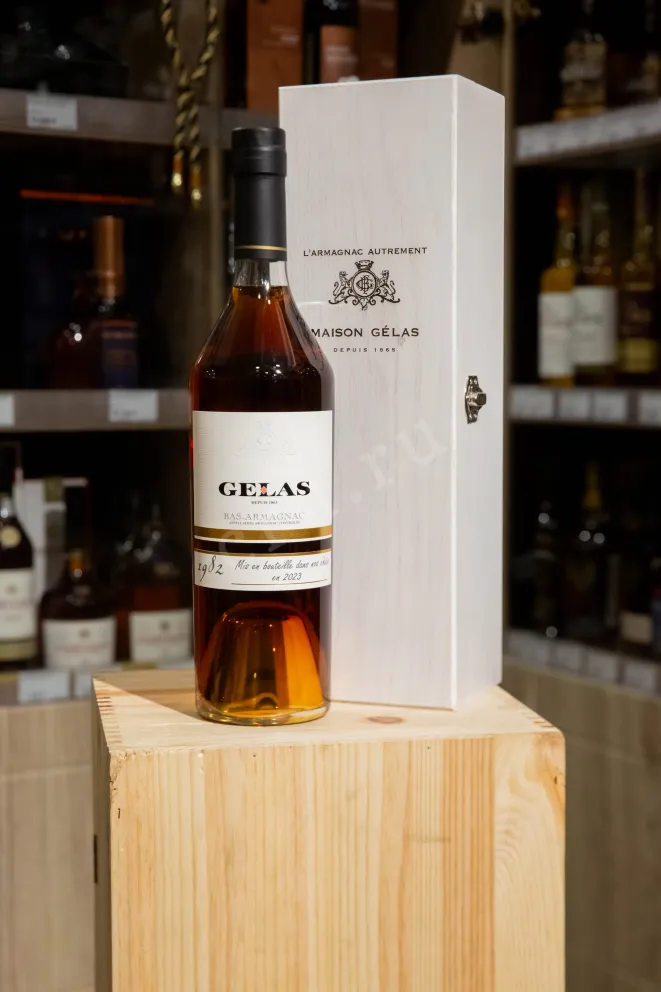 В магазине Крю Профи Gelas 1982 0.7 л