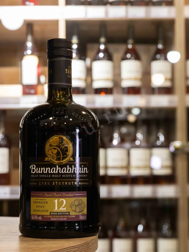 Виски Bunnahabhain 12 Years Old Cask Strength in tube  0.7 л