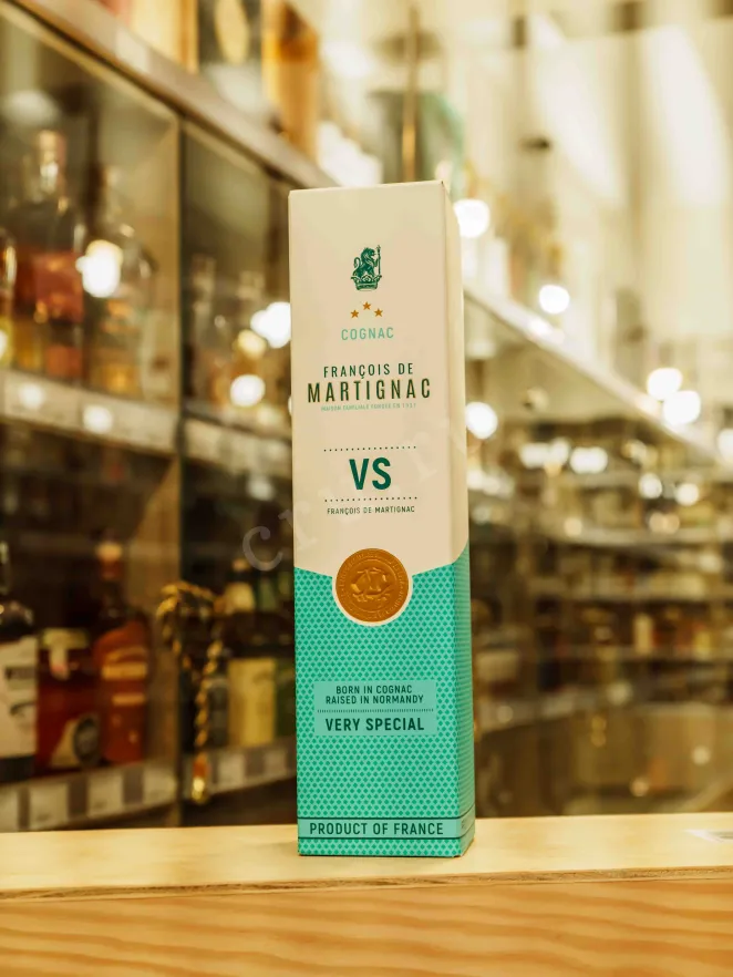 В магазине Крю Профи Francois de Martignac VS gift box 0.7 л
