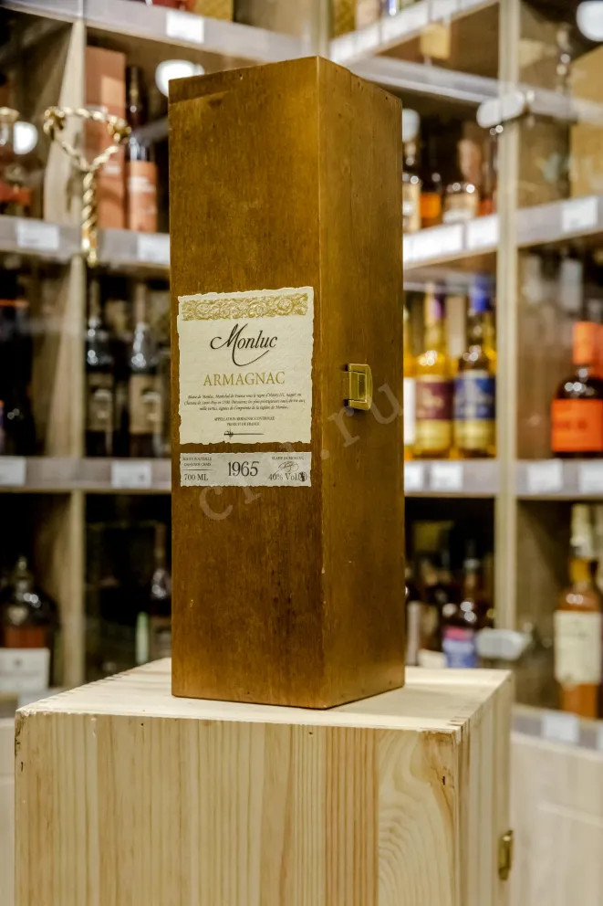В магазине Крю Профи Monluc 1965 0.7 л