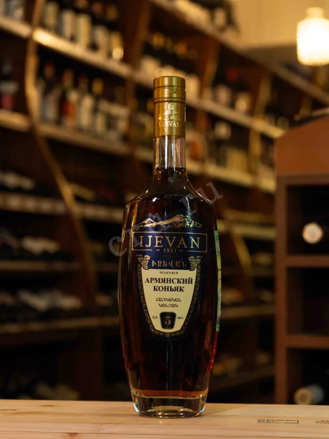 В магазине Крю Профи Ijevan Premium 5 years old 0.5 л