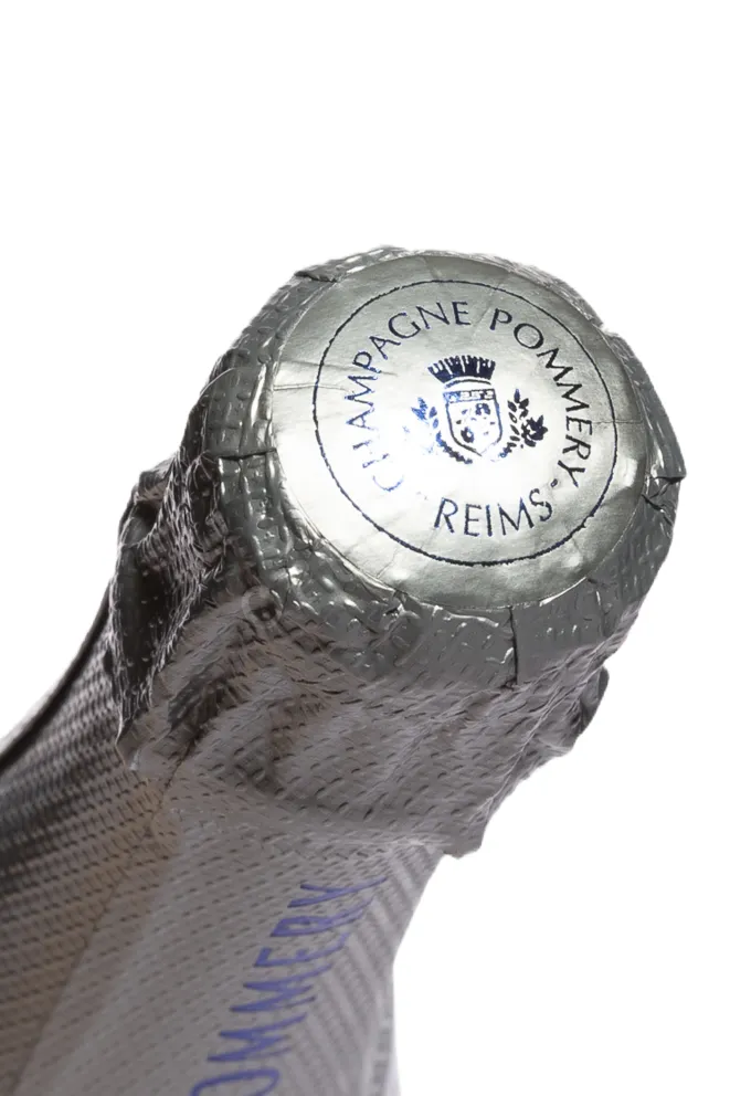 Пробка Pommery Brut Silver Royal in gift box 2021 0.75 л