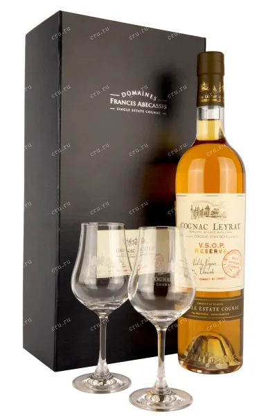 Коньяк Leyrat VSOP giftset with 2 glasses  0.75 л