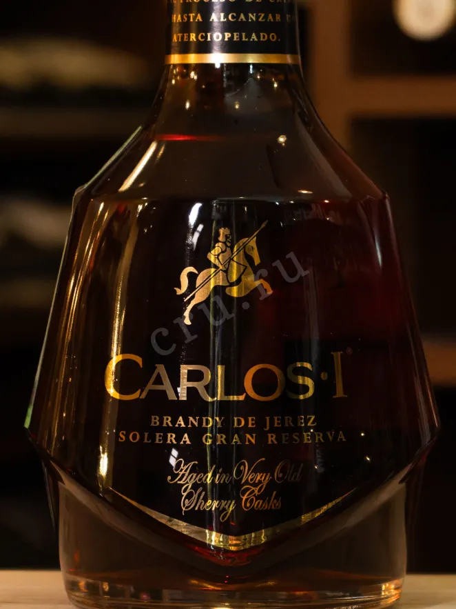 В магазине Крю Профи Carlos I Solera Gran Reserva in giftset with 1 glasses 0.7 л