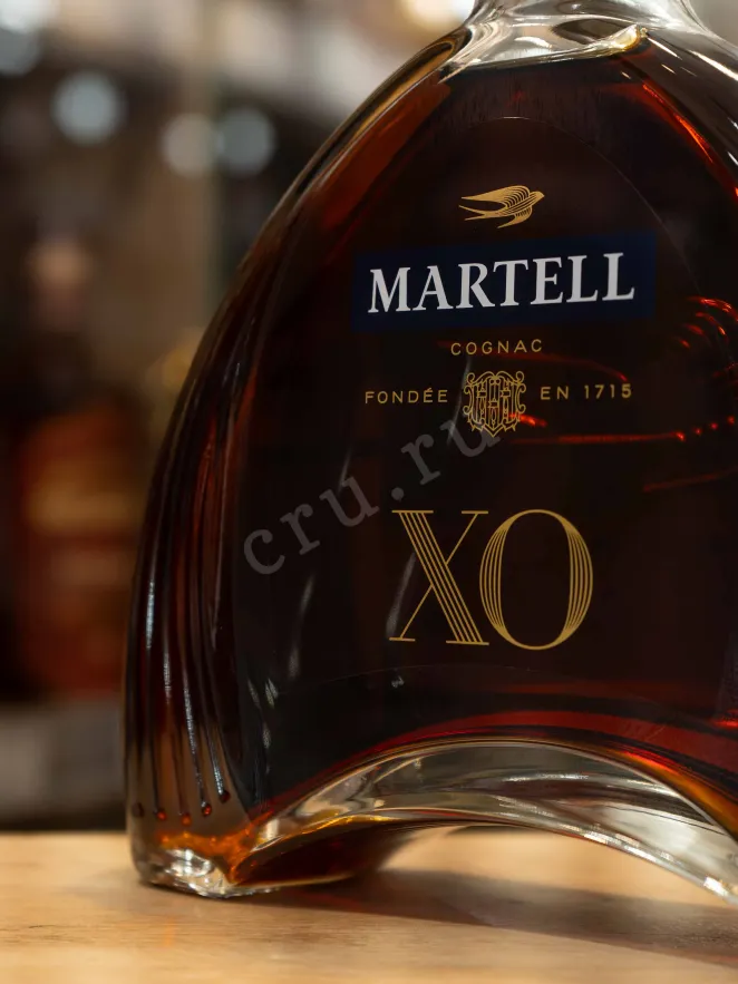 В магазине Крю Профи Martell XO 0.7 л