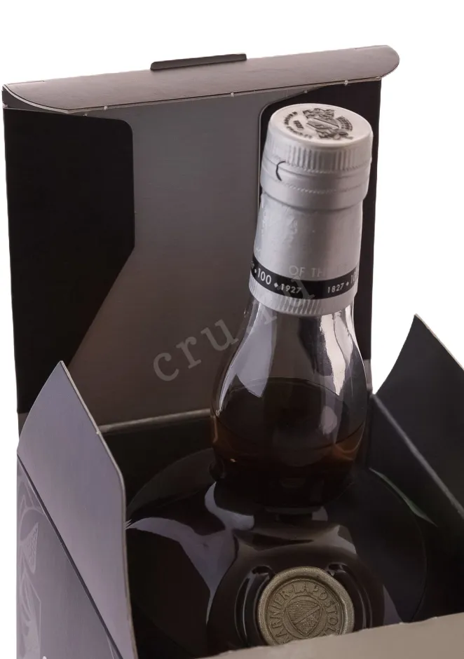 В подарочной коробке Grand Marnier Cuvee du Centenaire with gift box 0.7 л