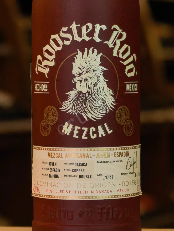 В магазине Крю Профи Rooster Rojo Joven 0.7 л