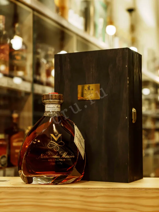 В магазине Крю Профи Normandin-Mercier Rare Grand Champagne in wooden box 0.7 л