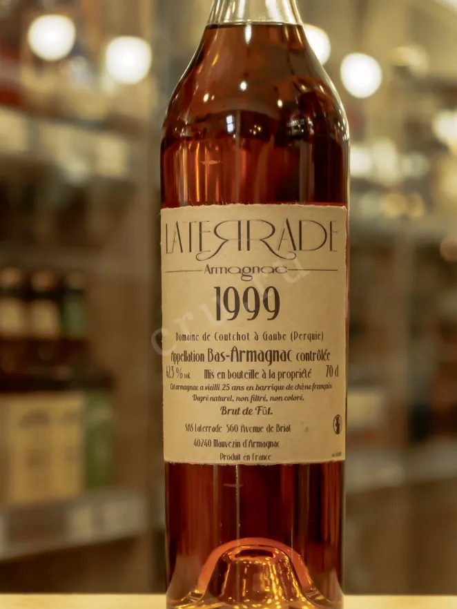 В магазине Крю Профи Laterrade Domaine de Coutchot Bas Armagnac in wooden box 1999 0.7 л