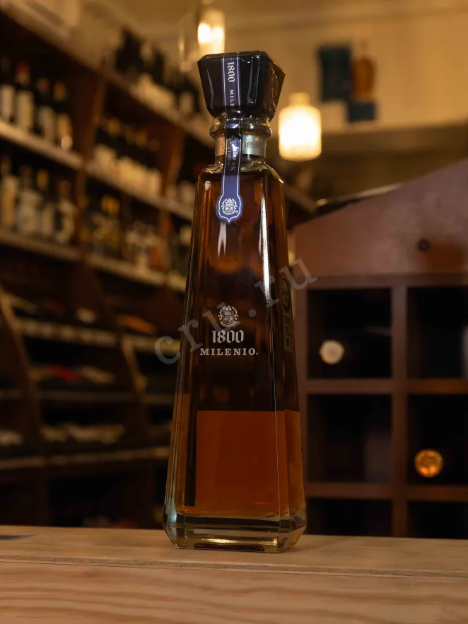 В магазине Крю Профи Jose Cuervo 1800 Milenio Extra Anejo in gift box 0.7 л