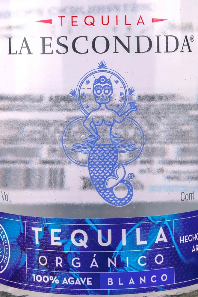 Этикетка La Escondida Blanco in gift box 0.7 л