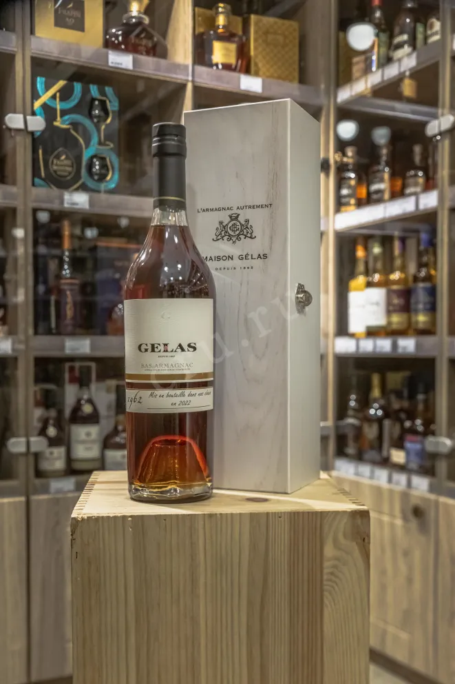 В магазине Крю Профи Gelas 1962 0.7 л