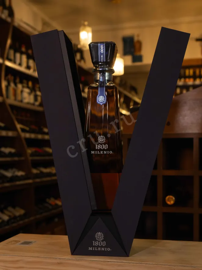 В магазине Крю Профи Jose Cuervo 1800 Milenio Extra Anejo in gift box 0.7 л
